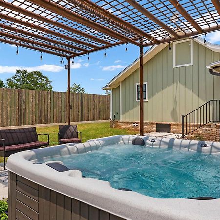 Blumenhaus Sleeps 6 Full Kitchen Plus Hot Tub Fredericksburg Luaran gambar
