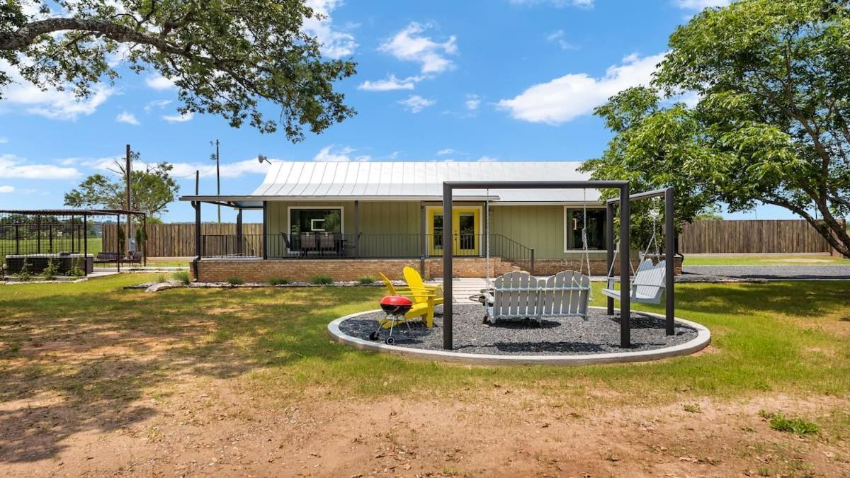 Blumenhaus Sleeps 6 Full Kitchen Plus Hot Tub Fredericksburg Luaran gambar