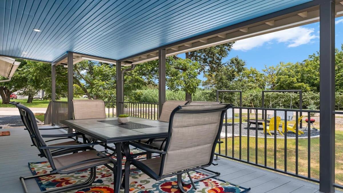 Blumenhaus Sleeps 6 Full Kitchen Plus Hot Tub Fredericksburg Luaran gambar