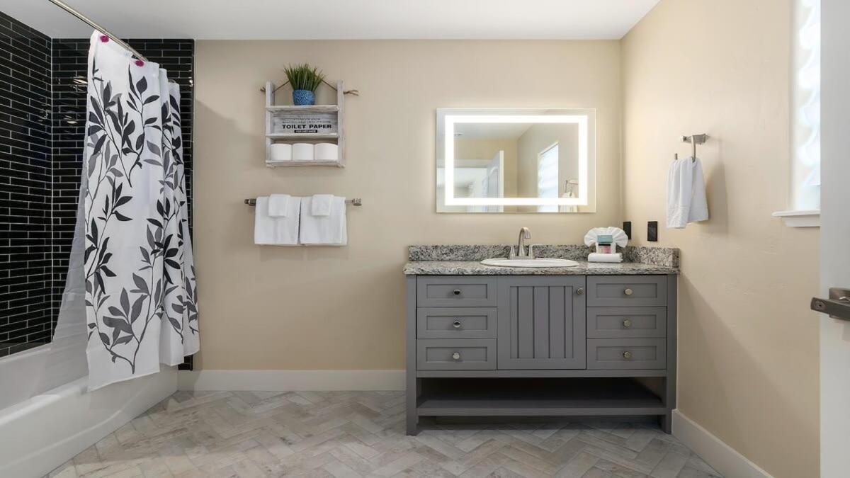 Blumenhaus Sleeps 6 Full Kitchen Plus Hot Tub Fredericksburg Luaran gambar