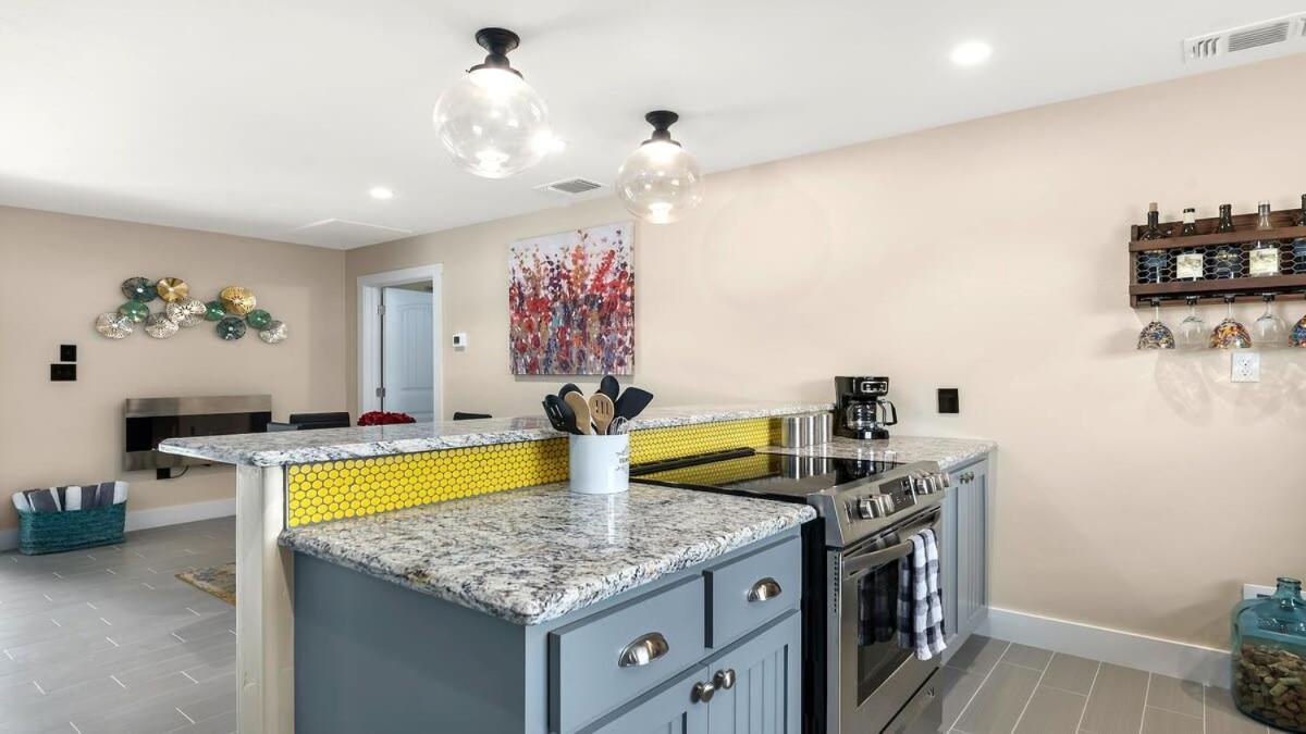 Blumenhaus Sleeps 6 Full Kitchen Plus Hot Tub Fredericksburg Luaran gambar